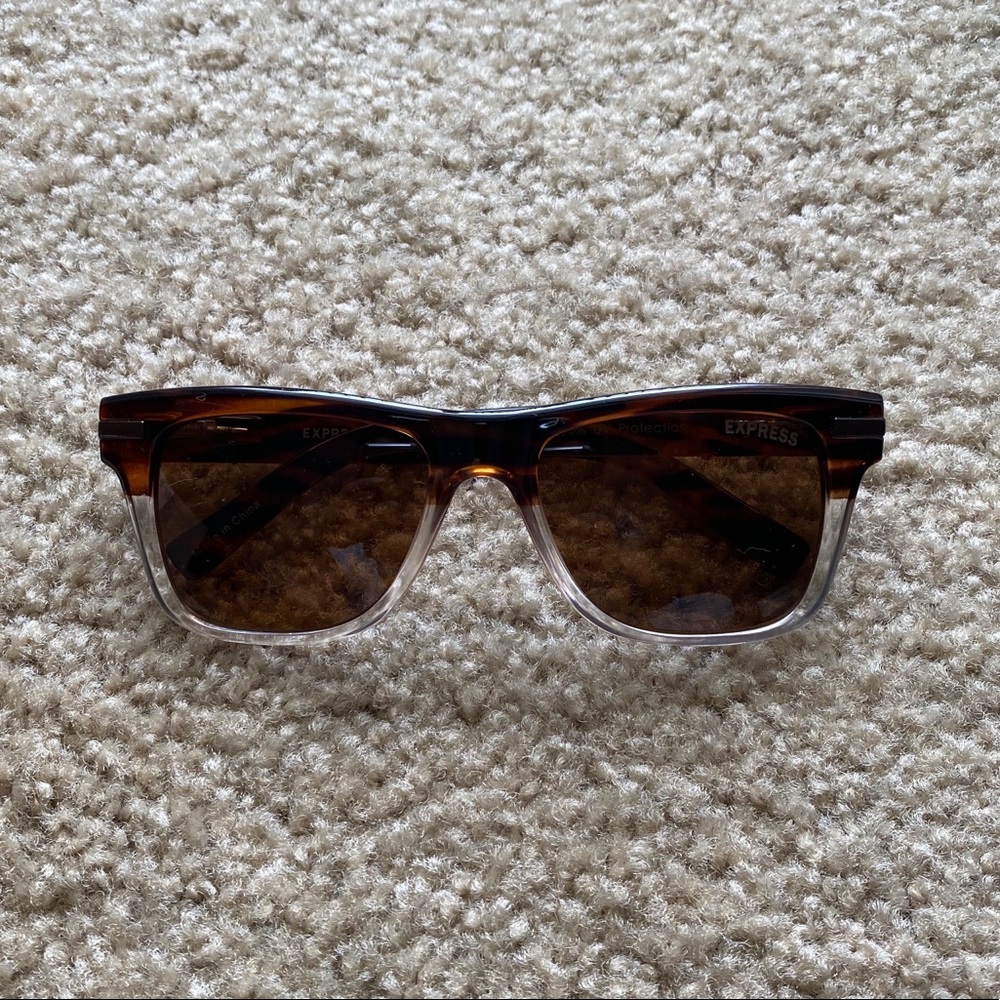 New Express Men’s Striped Sunglasses